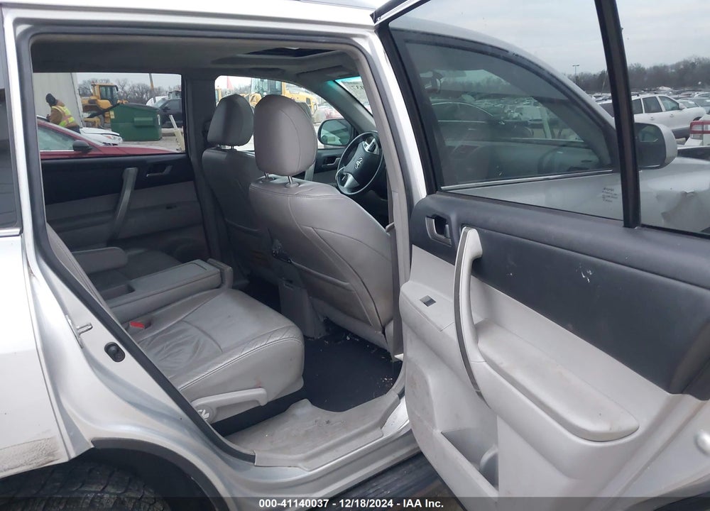 2013 TOYOTA HIGHLANDER SE V6 VIN: 5TDBK3EH6DS181532