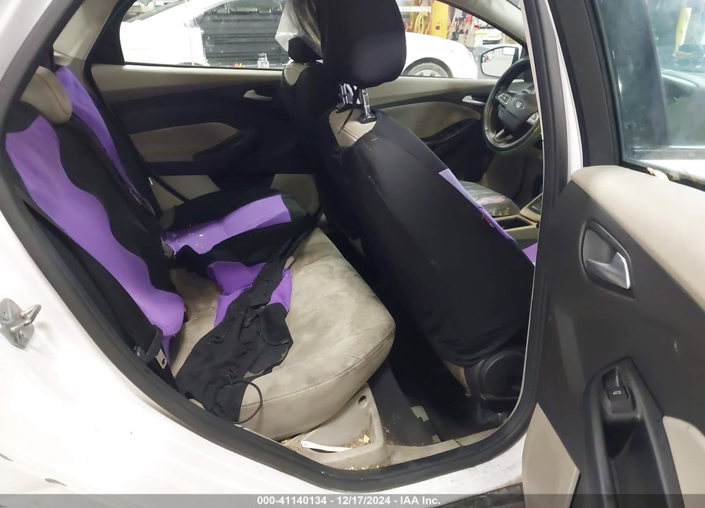 2015 FORD FOCUS SE VIN: 1FADP3F27FL325538