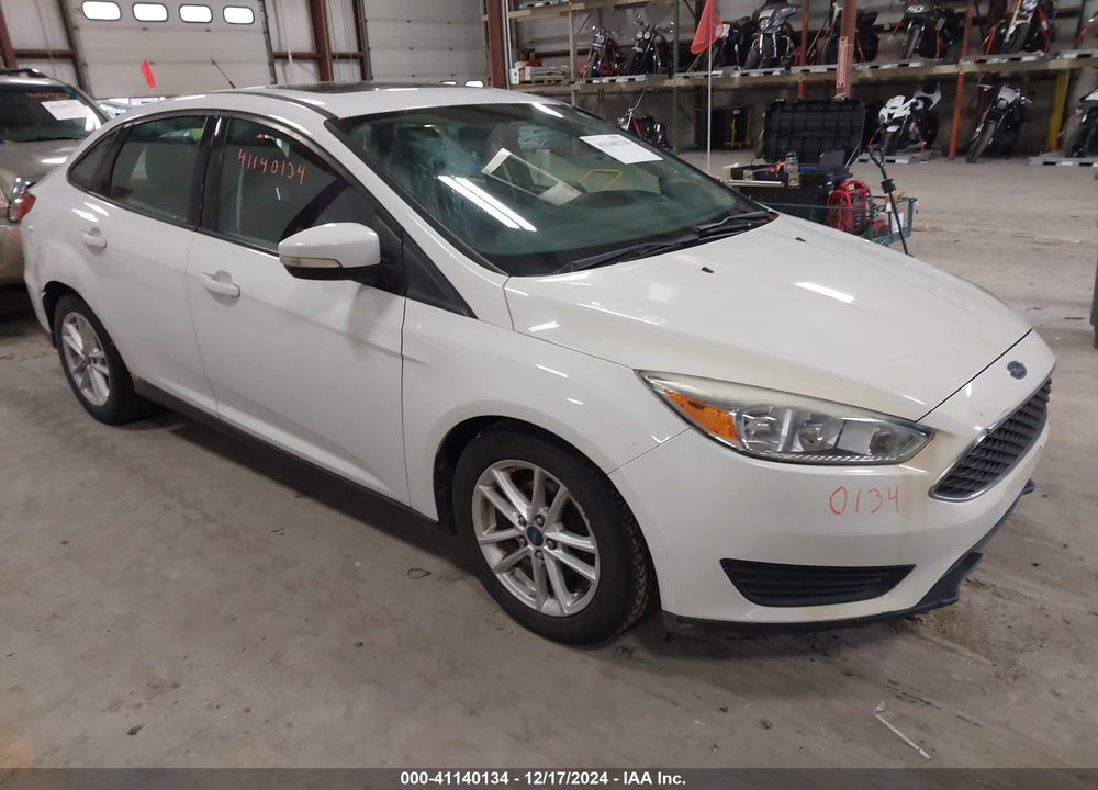 2015 FORD FOCUS SE VIN: 1FADP3F27FL325538