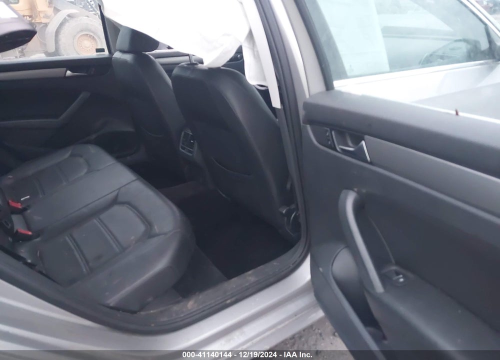 2014 VOLKSWAGEN PASSAT VIN: 1VWBT7A39EC049704