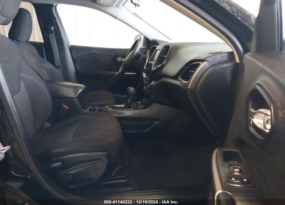 2019 JEEP CHEROKEE LATITUDE 4X4 VIN: 1C4PJMCX5KD155070