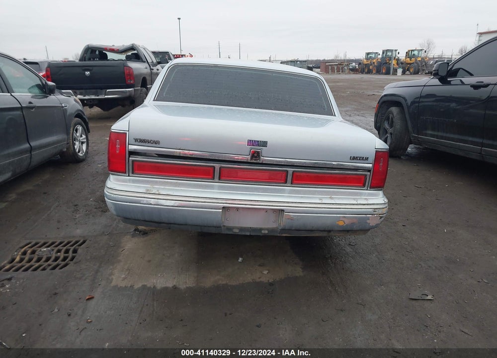 1997 LINCOLN TOWN CAR EXECUTIVE VIN: 1LNLM81W6VY748047