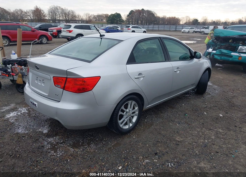 2011 KIA FORTE EX VIN: KNAFU4A20B5333291