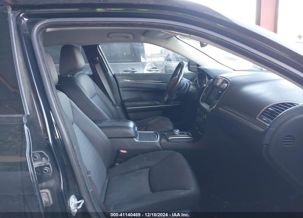 2019 CHRYSLER 300 TOURING AWD VIN: 2C3CCARG1KH706326