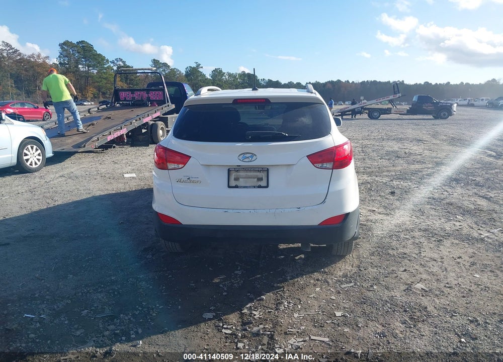 2014 HYUNDAI TUCSON SE VIN: KM8JU3AG0EU869845