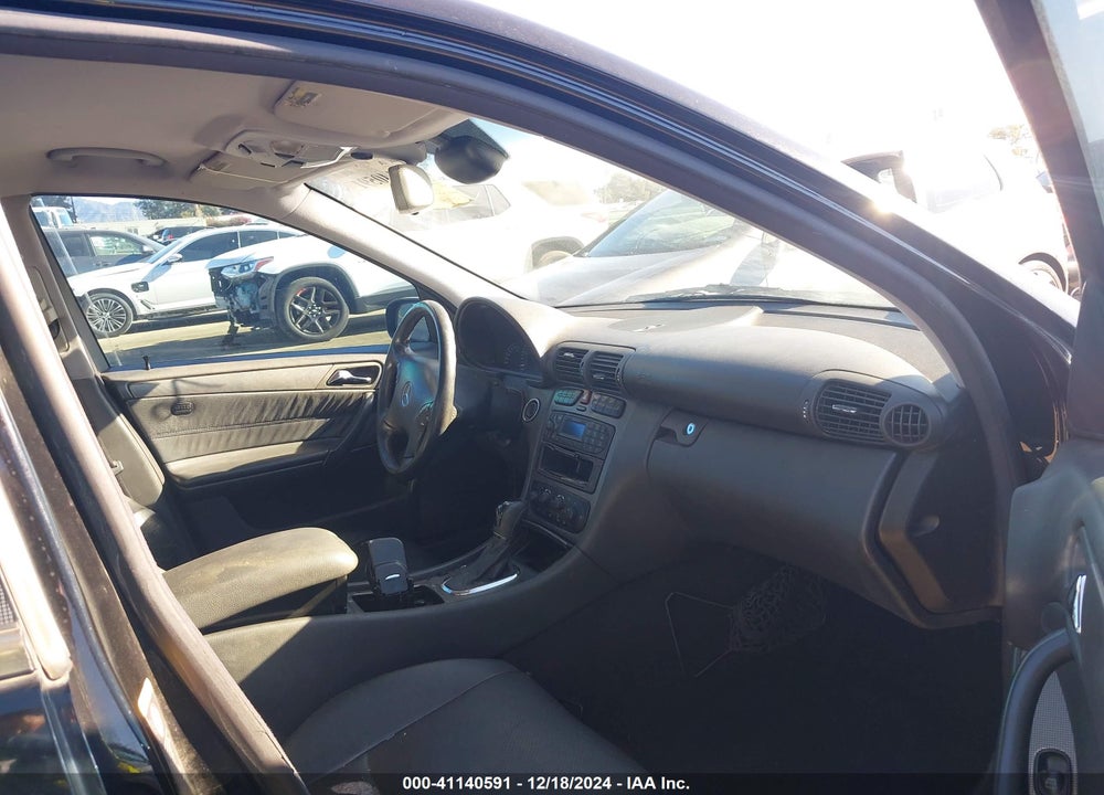 2001 MERCEDES-BENZ C 240 VIN: WDBRF61J21F114790