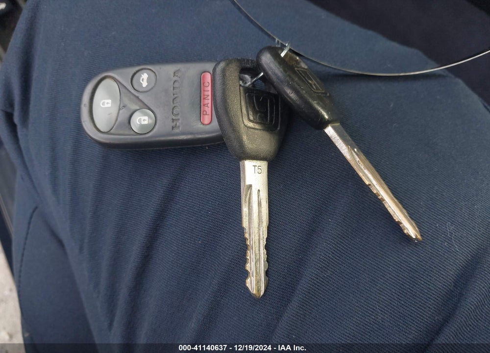 2001 HONDA ACCORD 2.3 EX VIN: JHMCG66021C026763