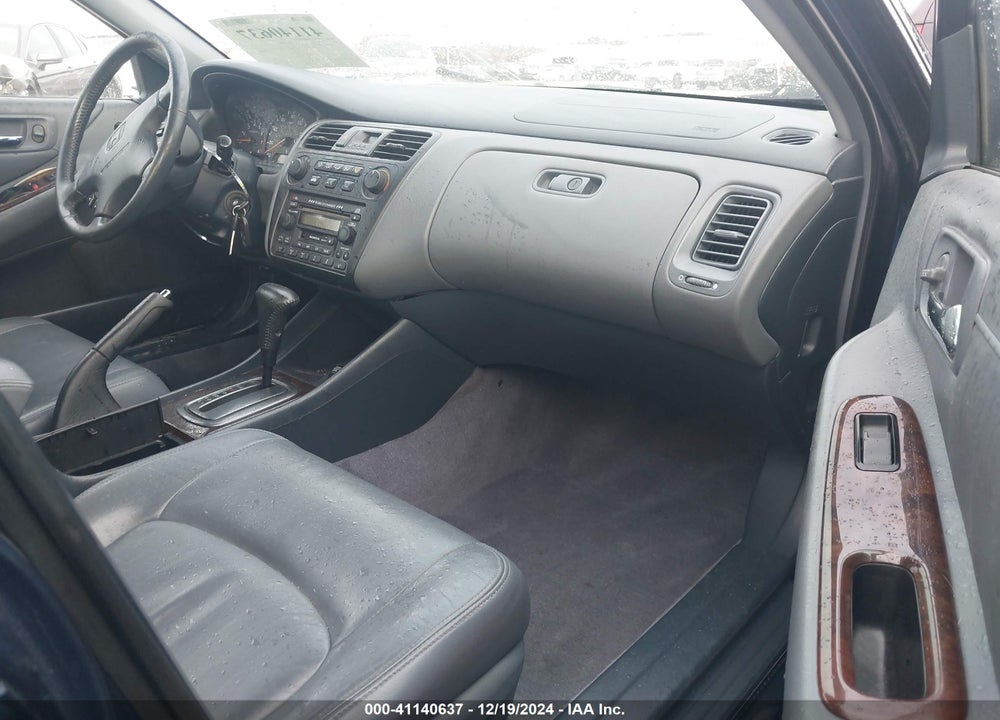 2001 HONDA ACCORD 2.3 EX VIN: JHMCG66021C026763