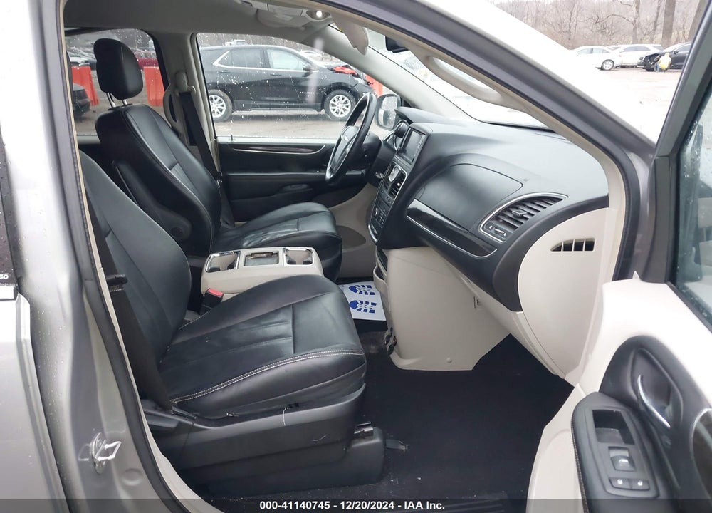 2014 CHRYSLER TOWN & COUNTRY VIN: 2C4RC1BG6ER126813
