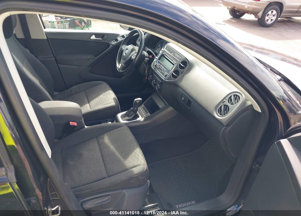 2014 VOLKSWAGEN TIGUAN S VIN: WVGAV3AX8EW509367