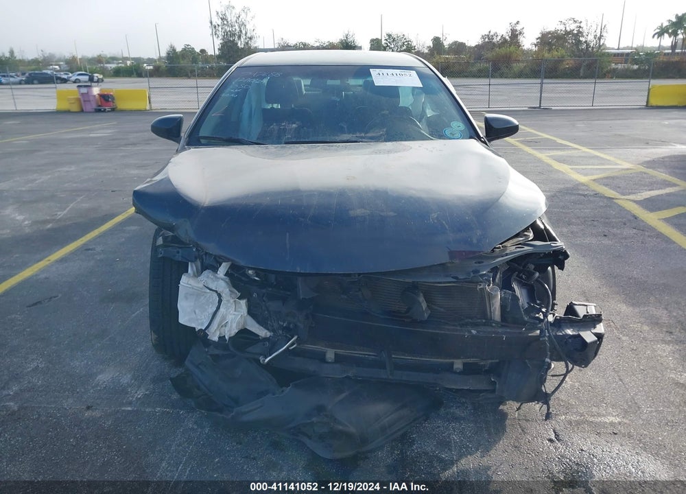 2017 TOYOTA CAMRY SE VIN: 4T1BF1FK8HU747688