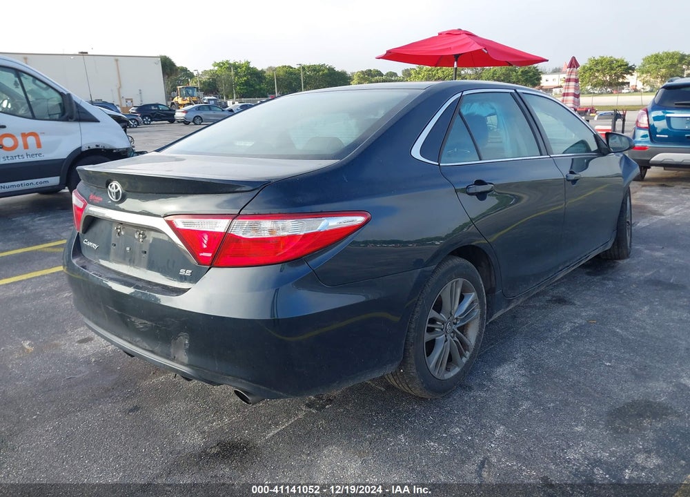 2017 TOYOTA CAMRY SE VIN: 4T1BF1FK8HU747688