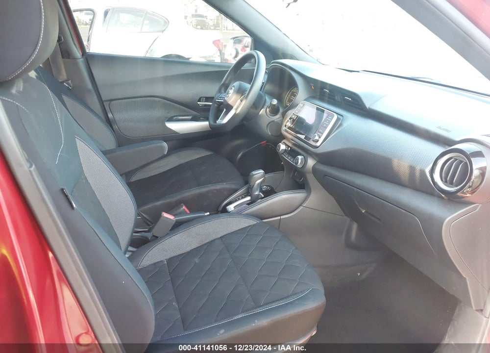 2018 NISSAN KICKS SV VIN: 3N1CP5CU1JL511311