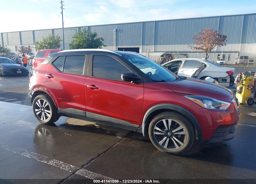 2018 NISSAN KICKS SV VIN: 3N1CP5CU1JL511311