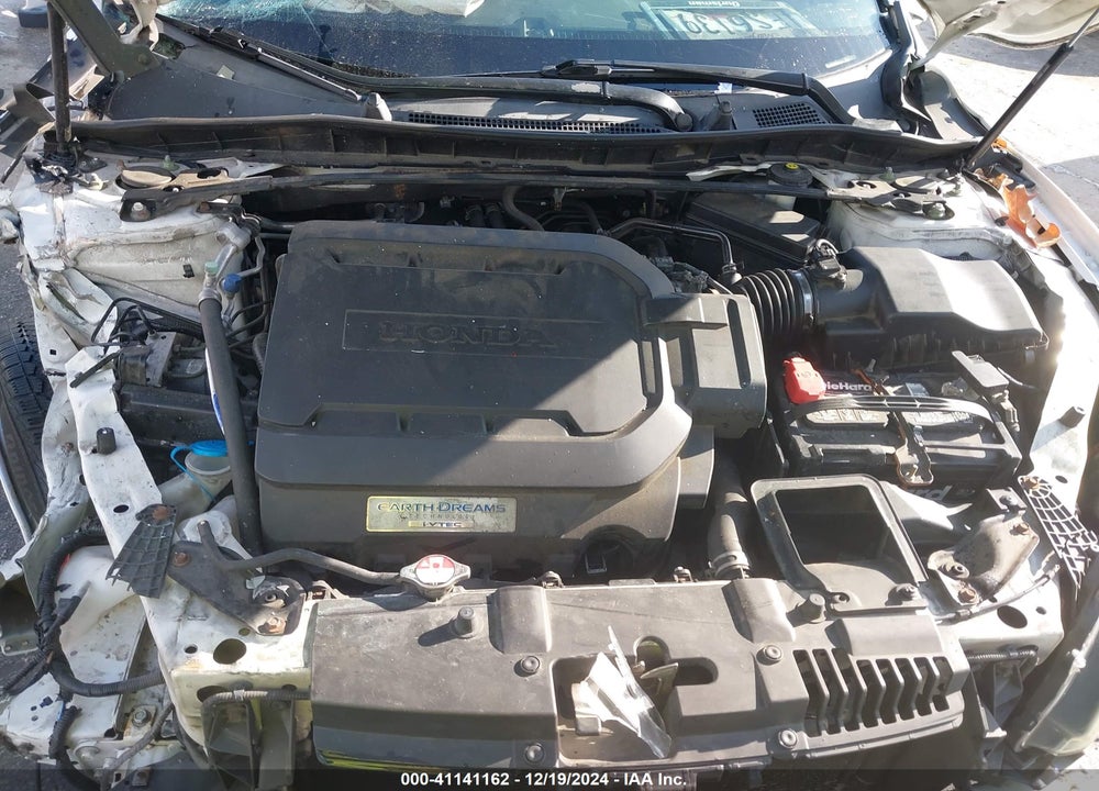 2015 HONDA ACCORD VIN: 1HGCR3F88FA009082
