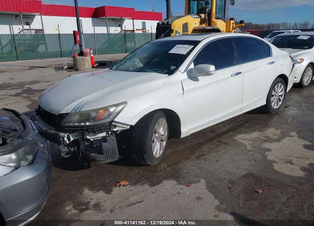 2015 HONDA ACCORD VIN: 1HGCR3F88FA009082