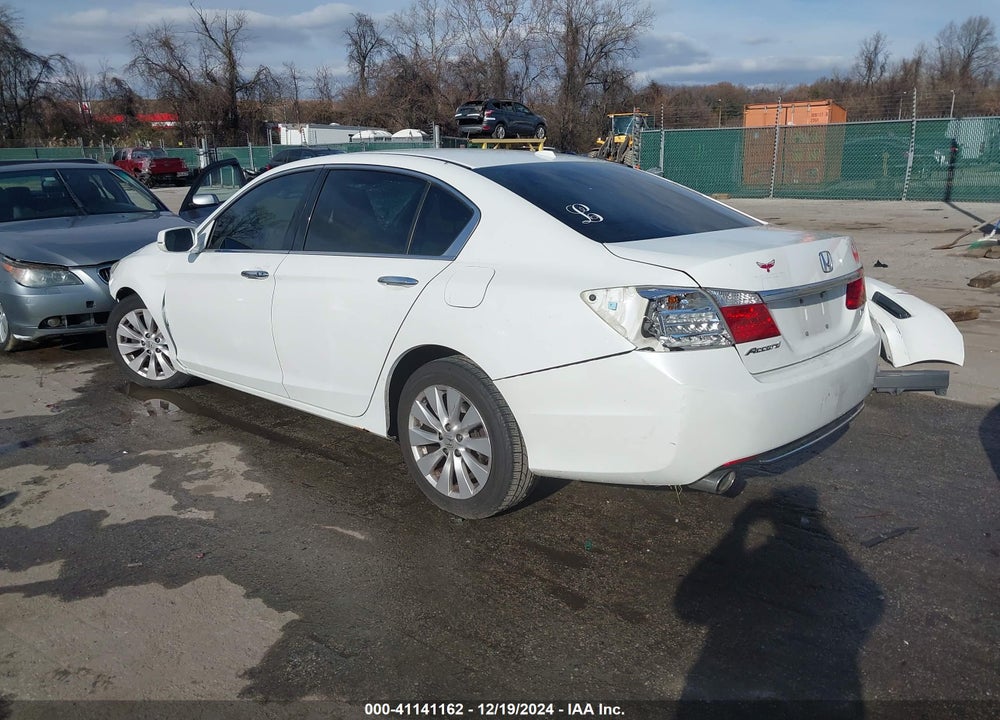 2015 HONDA ACCORD VIN: 1HGCR3F88FA009082