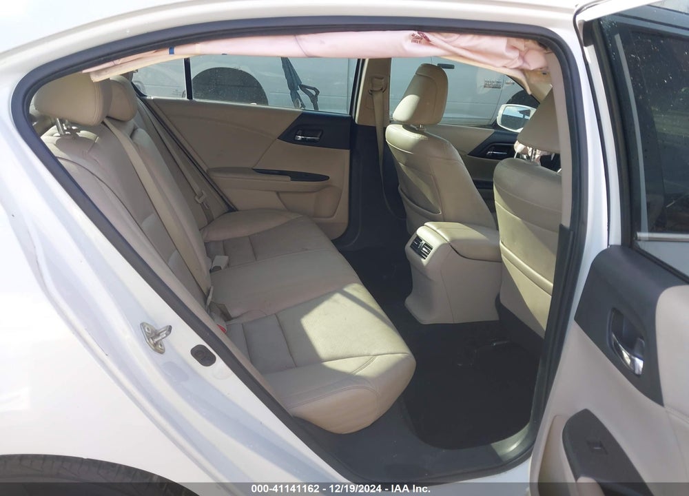 2015 HONDA ACCORD VIN: 1HGCR3F88FA009082