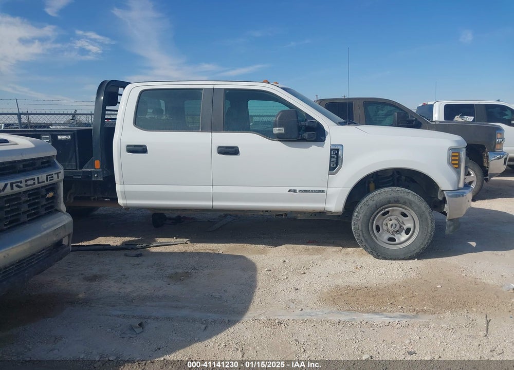 2019 FORD F-350 CHASSIS XL VIN: 1FD8W3FT6KEG48352