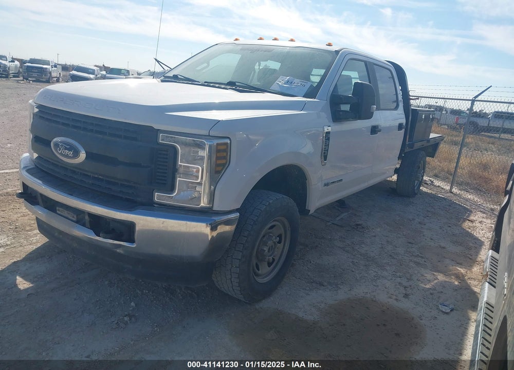 2019 FORD F-350 CHASSIS XL VIN: 1FD8W3FT6KEG48352