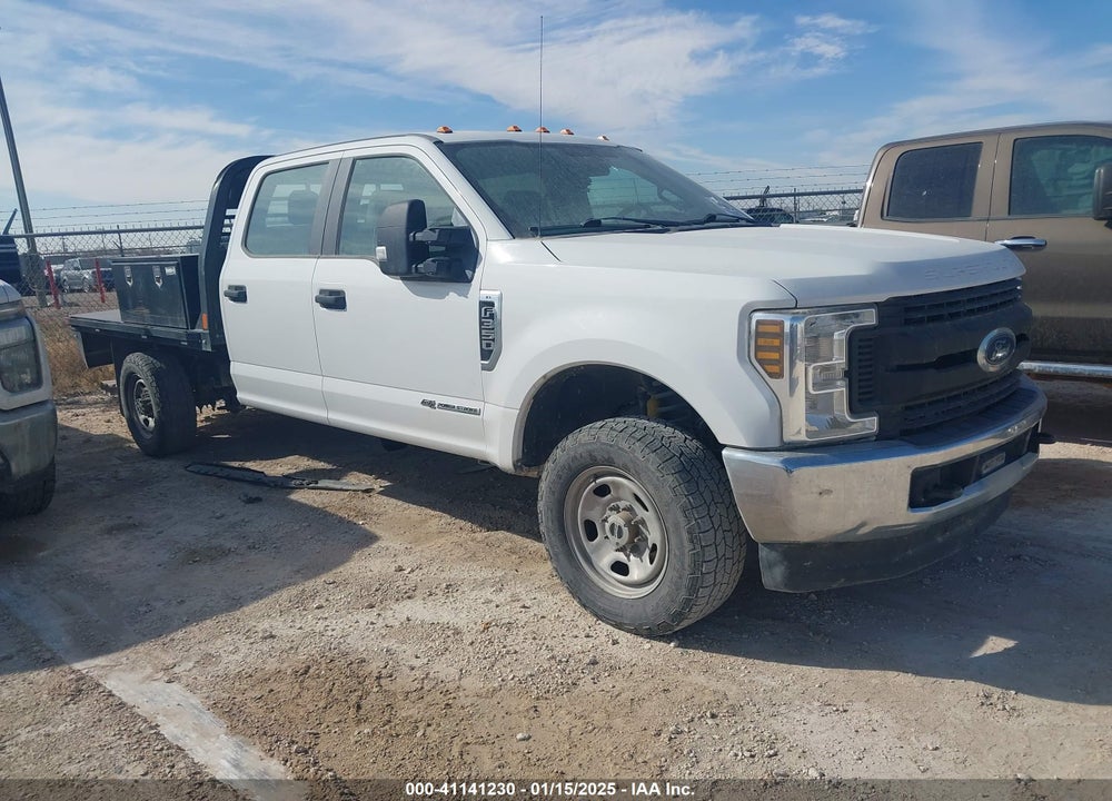 2019 FORD F-350 CHASSIS XL VIN: 1FD8W3FT6KEG48352