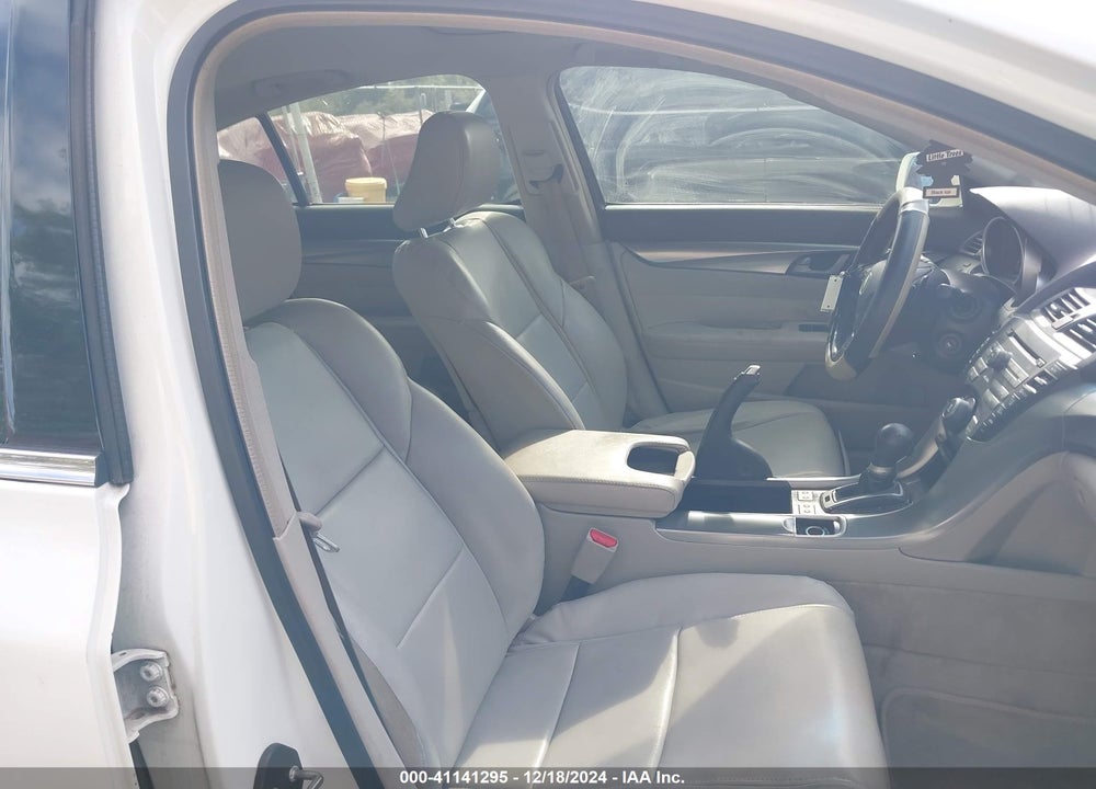 2010 ACURA TL 3.5 VIN: 19UUA8F27AA020555