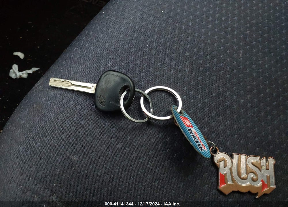 2011 KIA SORENTO LX V6 VIN: 5XYKT4A23BG181891