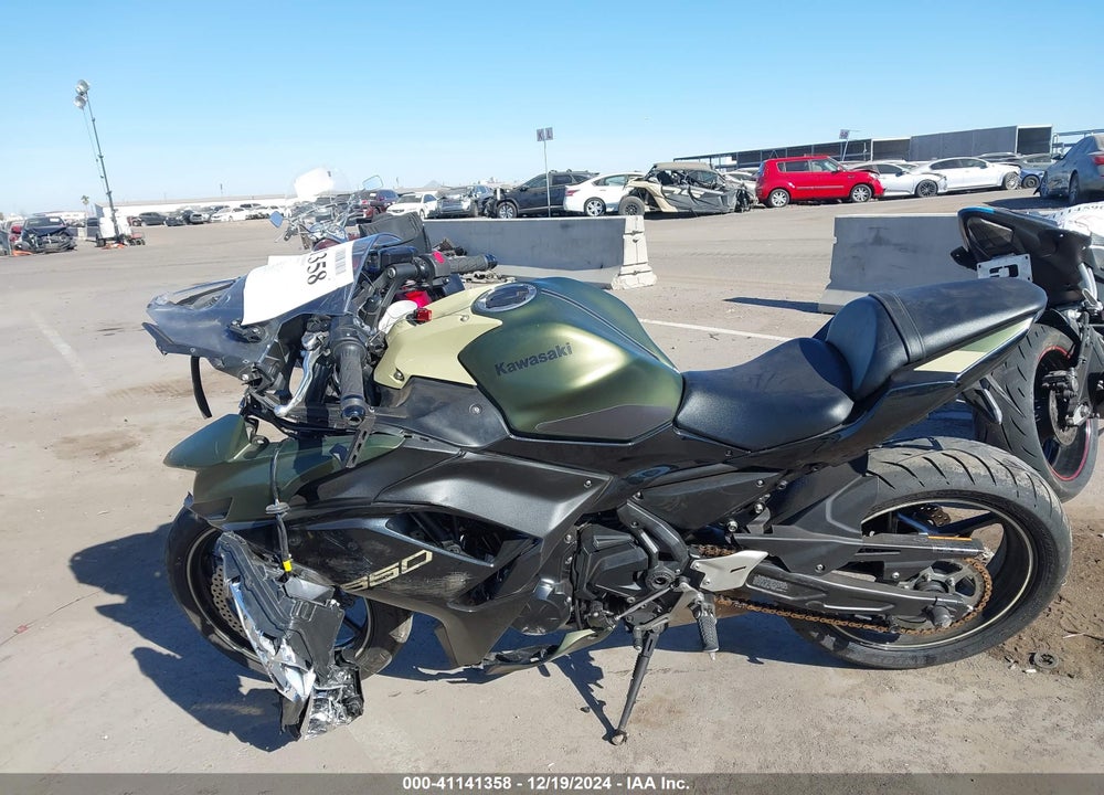 2024 KAWASAKI EX650 R VIN: ML5EXER12RDAC4129