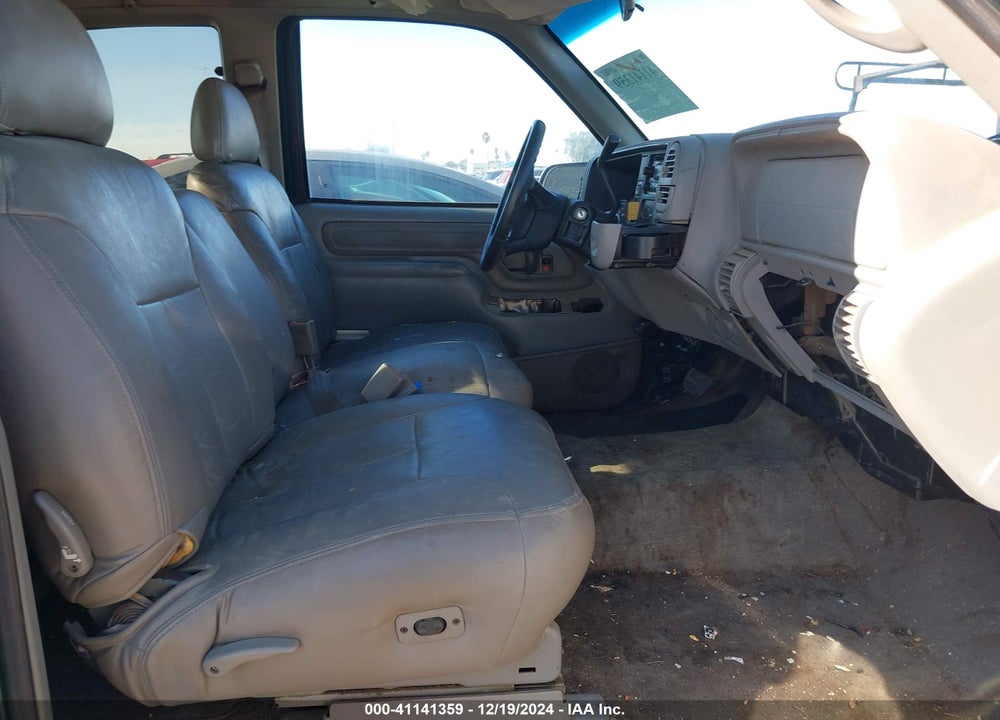 1998 CHEVROLET C1500 FLEETSIDE VIN: 2GCEC19R8W1138791