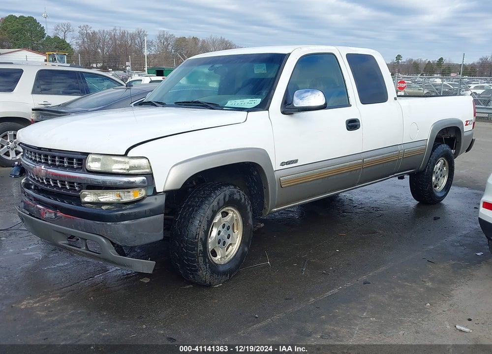 2002 CHEVROLET SILVERADO 1500 LS VIN: 2GCEK19T521158411