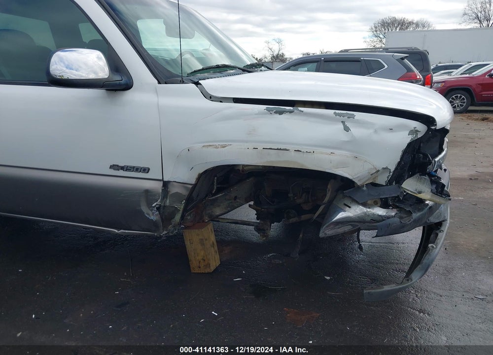 2002 CHEVROLET SILVERADO 1500 LS VIN: 2GCEK19T521158411