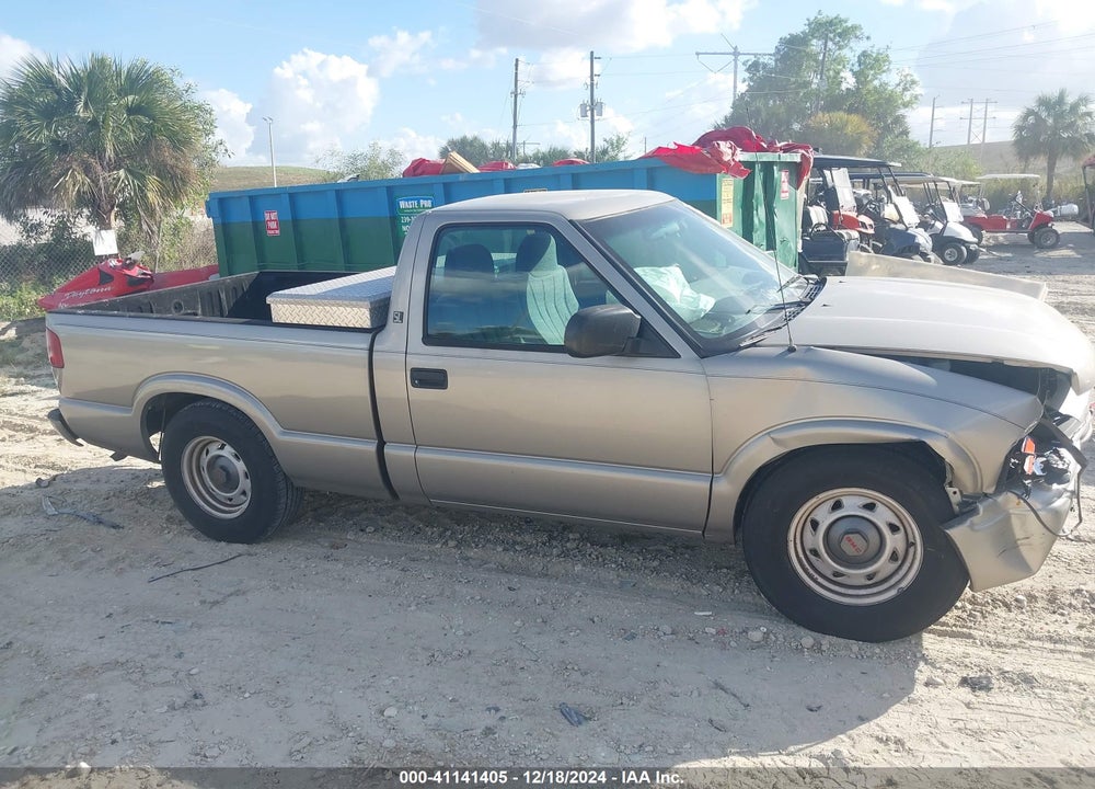 2002 GMC SONOMA SL VIN: 1GTCS145528205952
