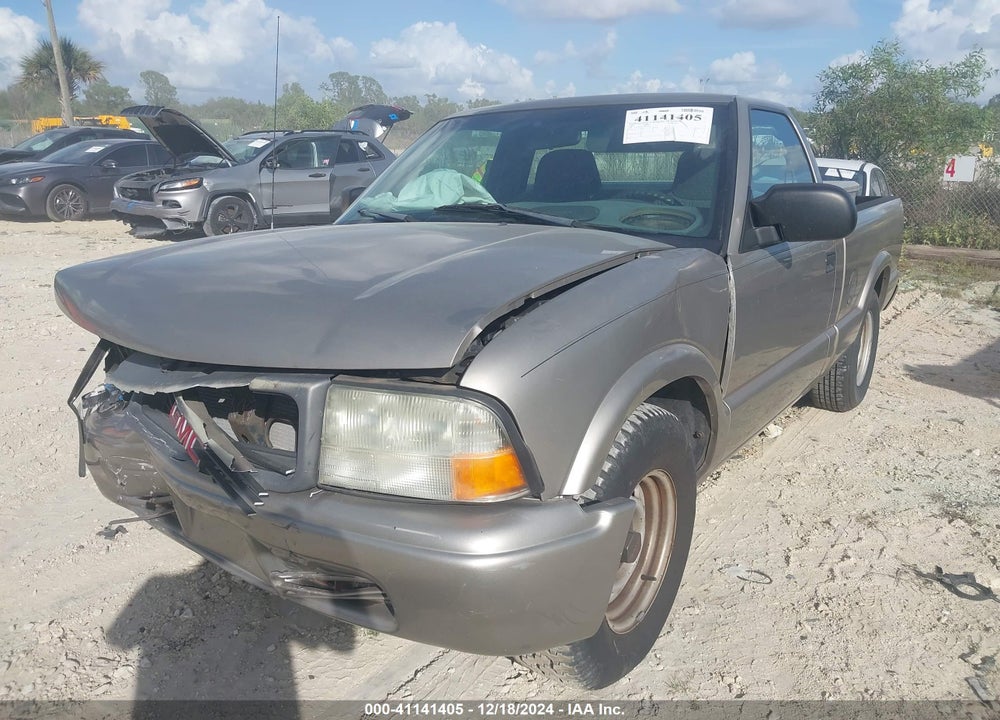 2002 GMC SONOMA SL VIN: 1GTCS145528205952