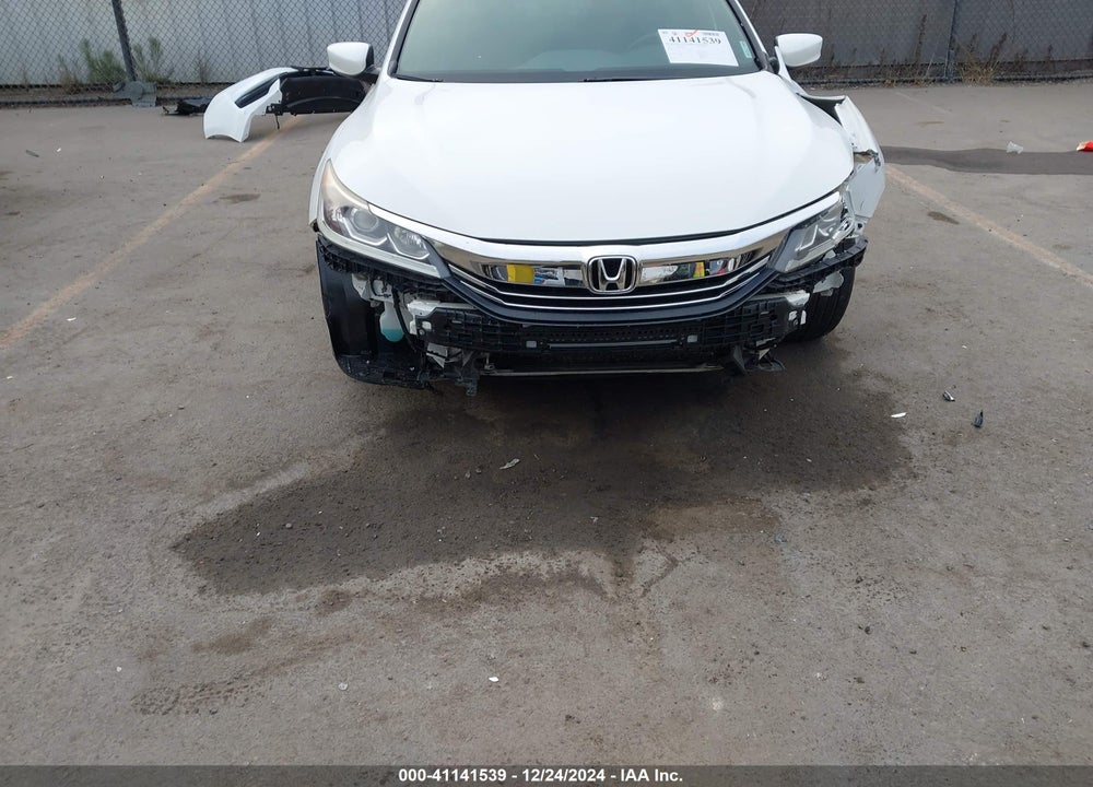 2017 HONDA ACCORD VIN: 1HGCR2F55HA205788