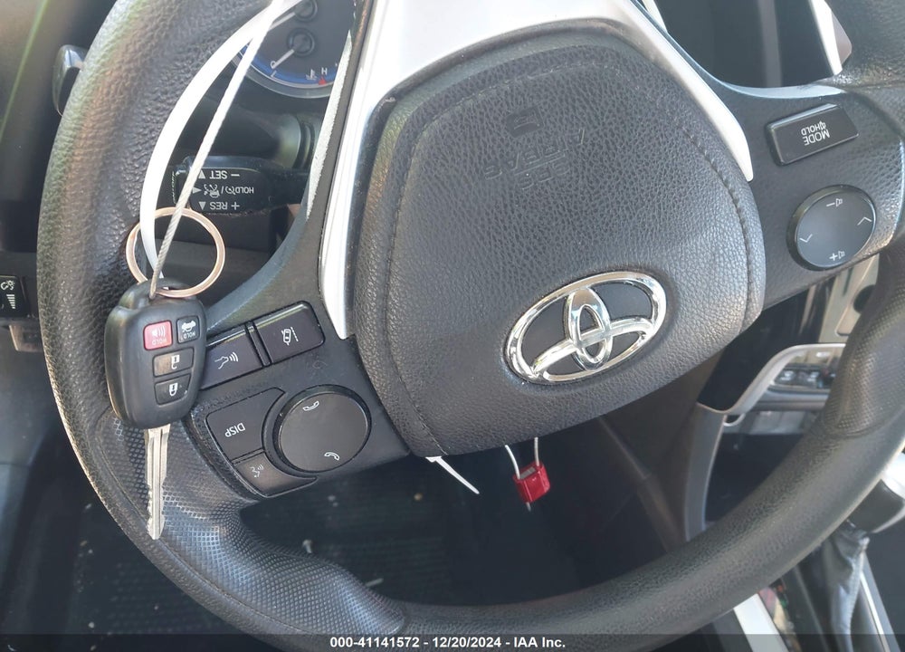 2017 TOYOTA COROLLA LE VIN: 5YFBURHE1HP586534