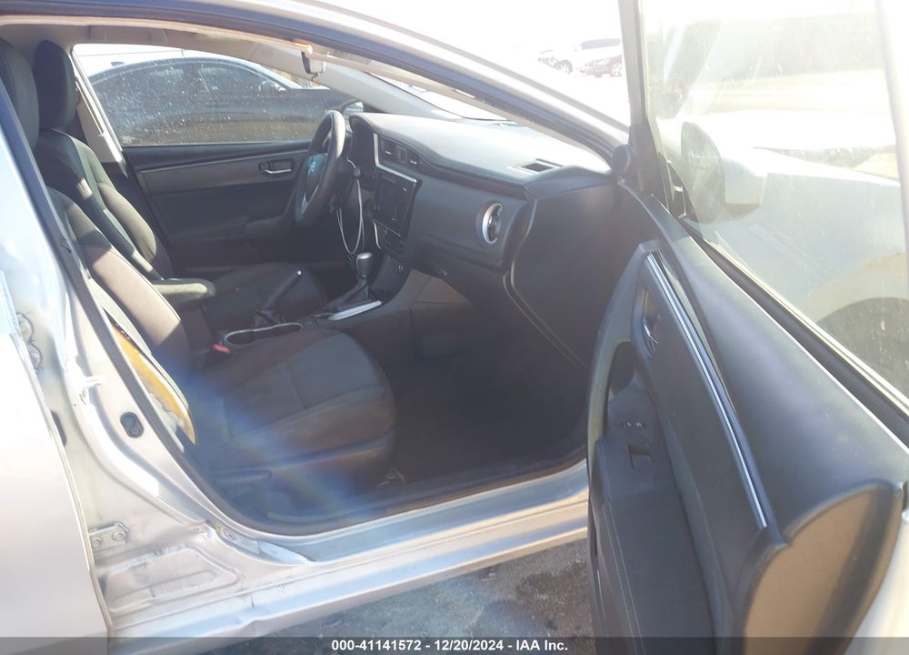 2017 TOYOTA COROLLA LE VIN: 5YFBURHE1HP586534