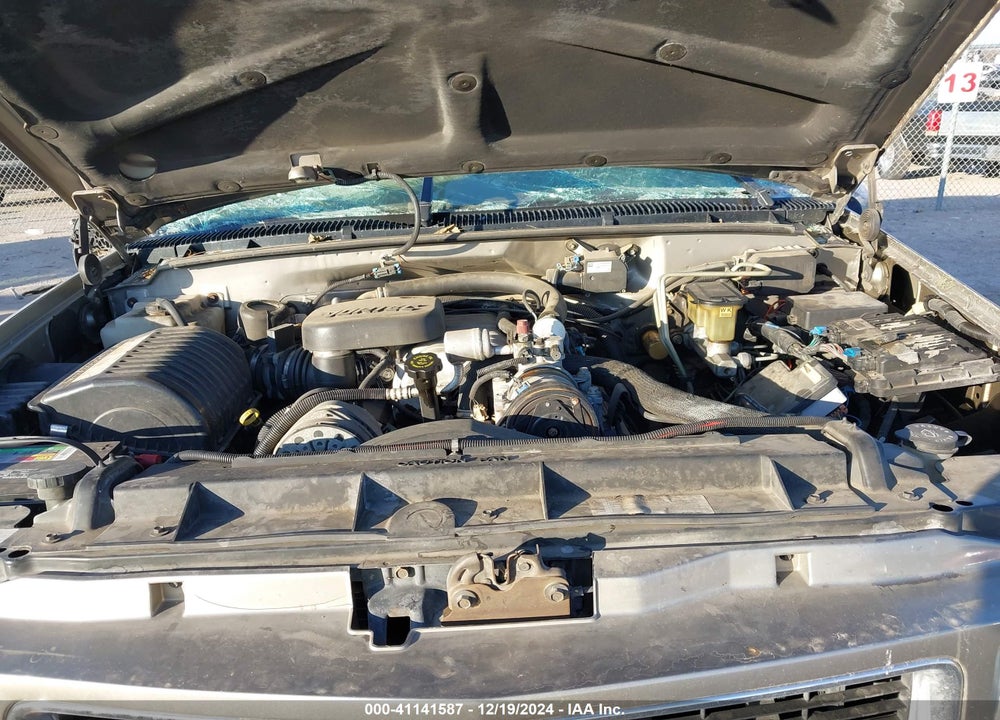 1999 GMC SUBURBAN 2500 SL VIN: 3GKGC26J2XG536847