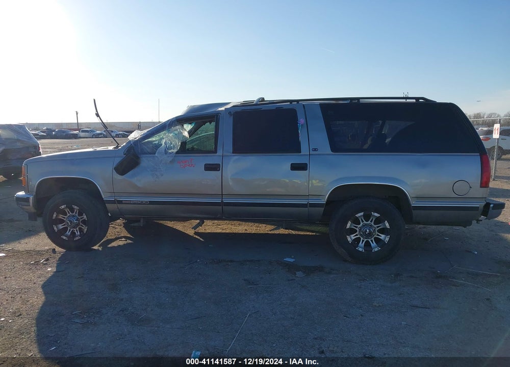 1999 GMC SUBURBAN 2500 SL VIN: 3GKGC26J2XG536847