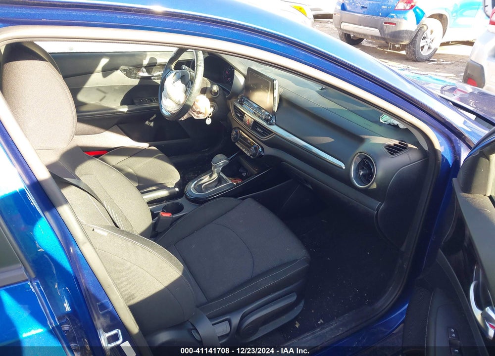 2019 KIA FORTE S VIN: 3KPF34AD5KE015307