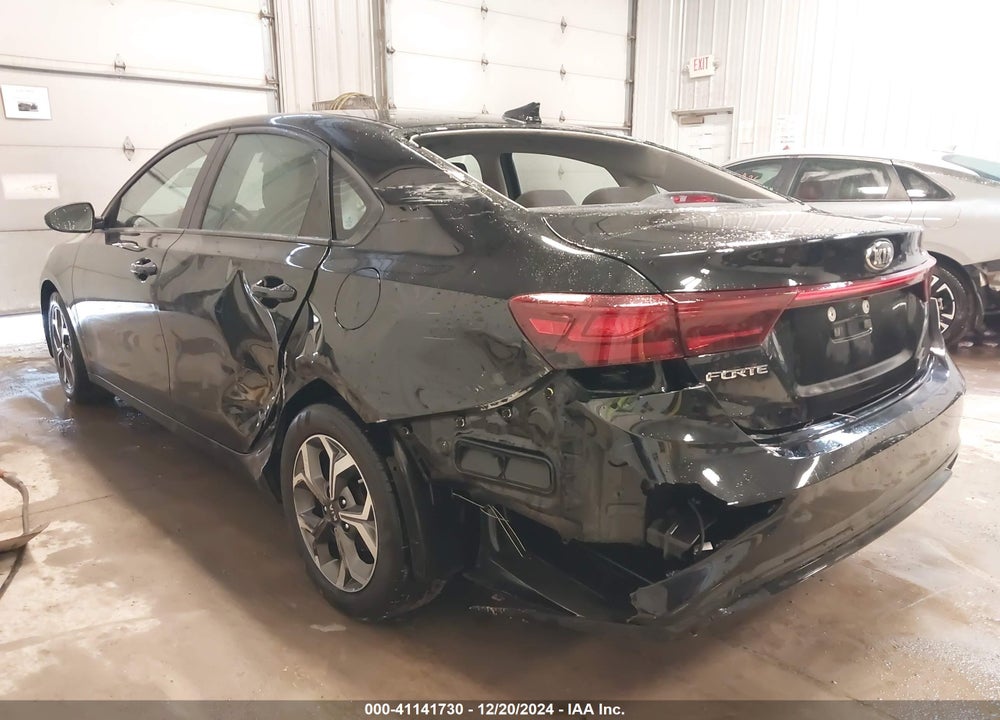 2019 KIA FORTE LXS VIN: 3KPF24AD7KE139419