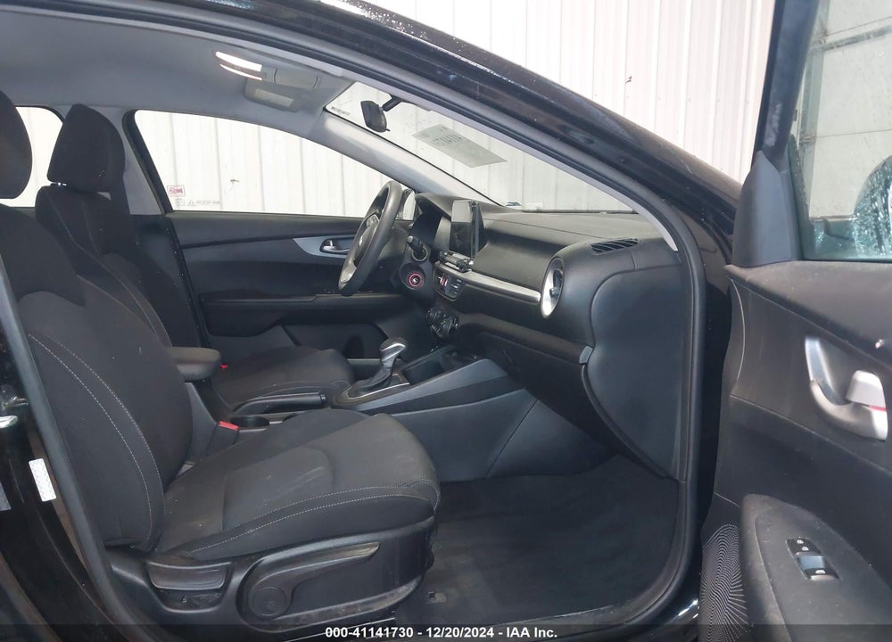 2019 KIA FORTE LXS VIN: 3KPF24AD7KE139419