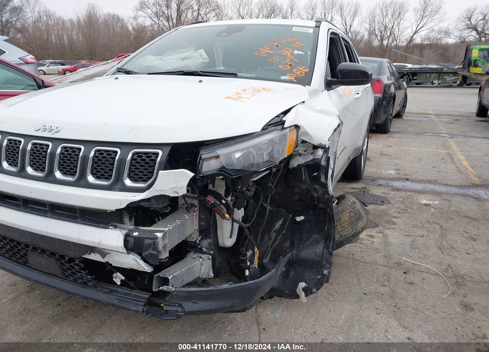 2024 JEEP COMPASS LATITUDE 4X4 VIN: 3C4NJDBN8RT605192