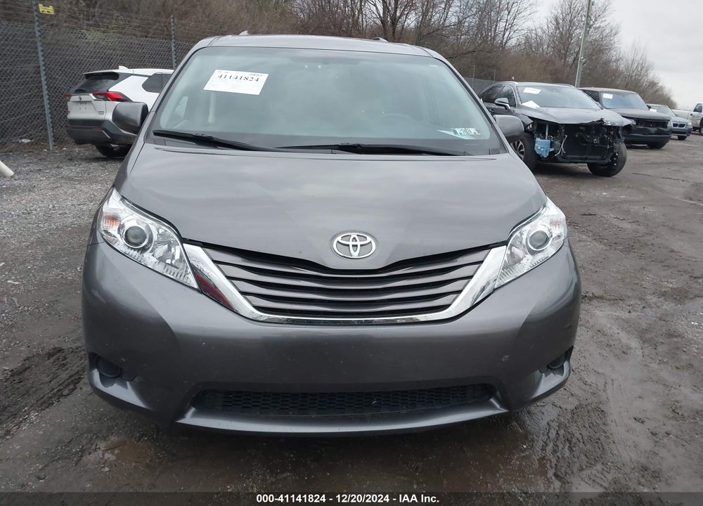 2017 TOYOTA SIENNA LE 8 PASSENGER VIN: 5TDKZ3DC8HS858037