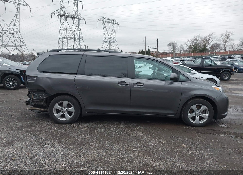 2017 TOYOTA SIENNA LE 8 PASSENGER VIN: 5TDKZ3DC8HS858037