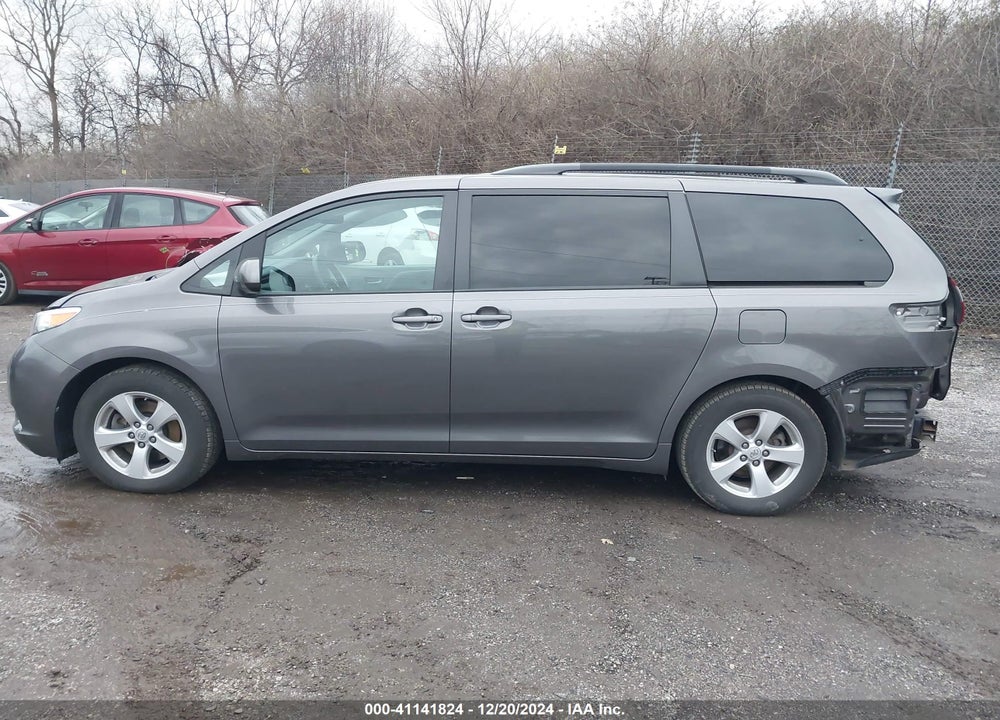2017 TOYOTA SIENNA LE 8 PASSENGER VIN: 5TDKZ3DC8HS858037