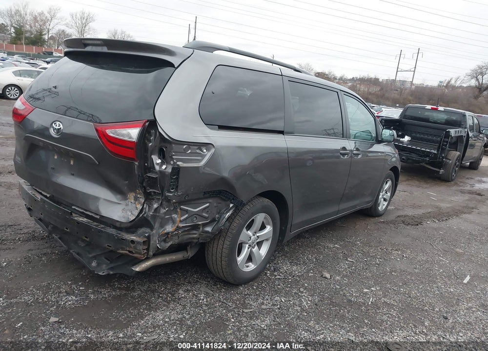 2017 TOYOTA SIENNA LE 8 PASSENGER VIN: 5TDKZ3DC8HS858037