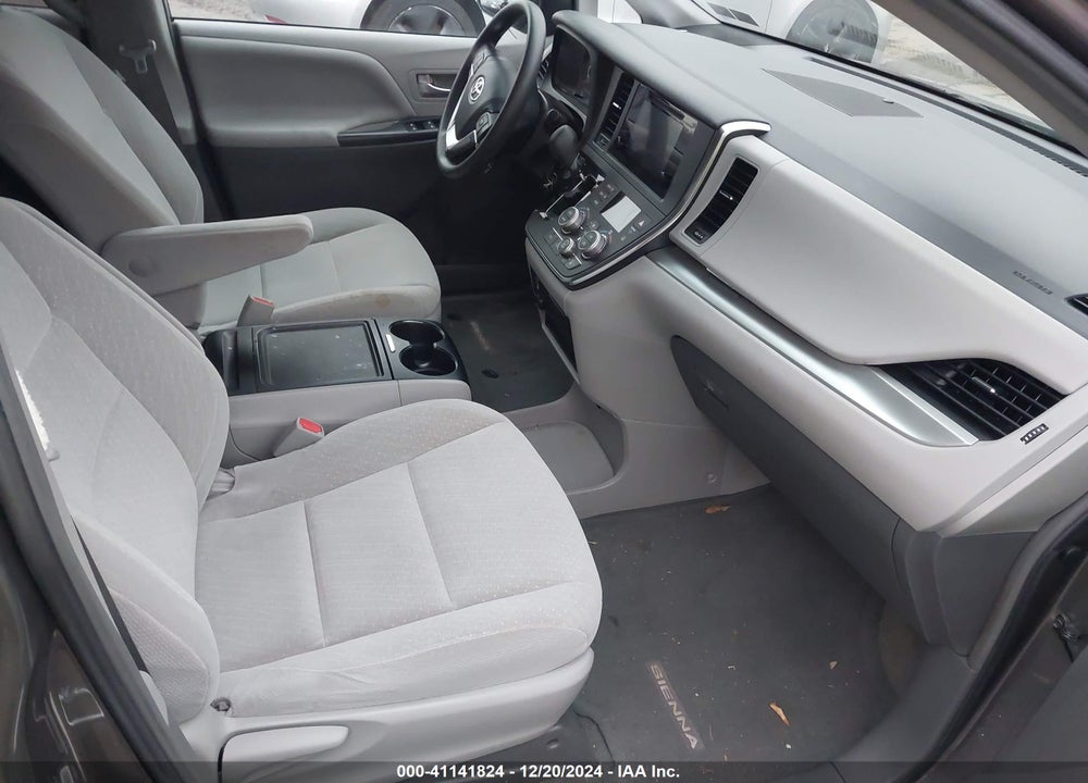 2017 TOYOTA SIENNA LE 8 PASSENGER VIN: 5TDKZ3DC8HS858037