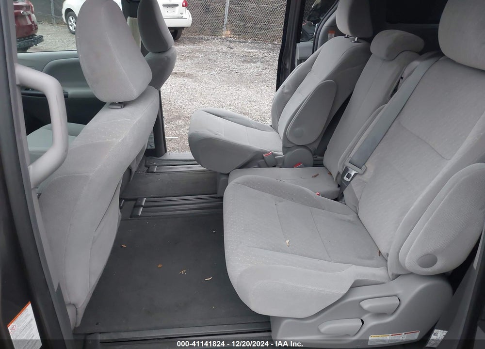 2017 TOYOTA SIENNA LE 8 PASSENGER VIN: 5TDKZ3DC8HS858037