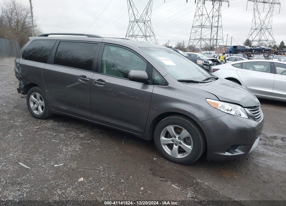 2017 TOYOTA SIENNA LE 8 PASSENGER VIN: 5TDKZ3DC8HS858037