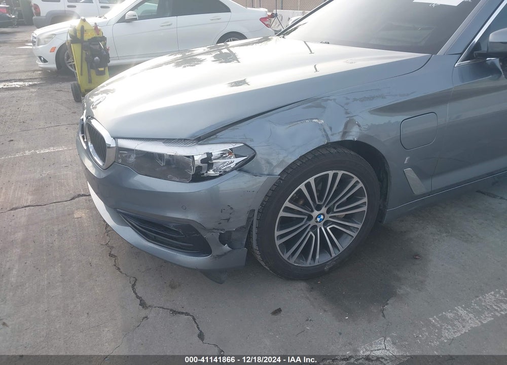 2018 BMW 530E VIN: WBAJA9C59JB251650
